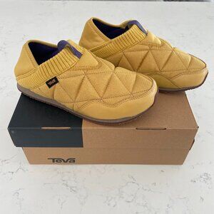Teva 1984 Outdoor ReEmber Moccasin 1125471 Slip On Gold w Purple Tab Sz 8 NWT
